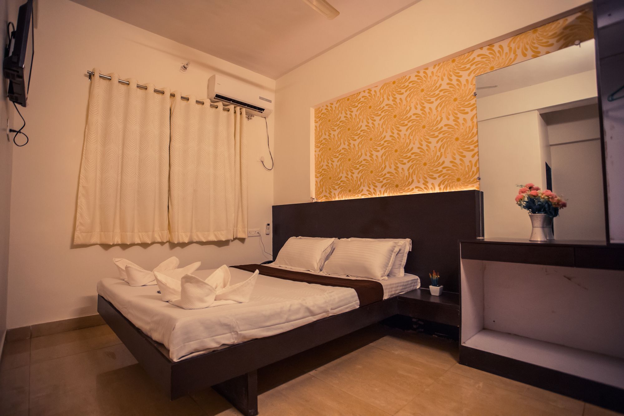 Hotel Mahalaxmi Panvel Ngoại thất bức ảnh